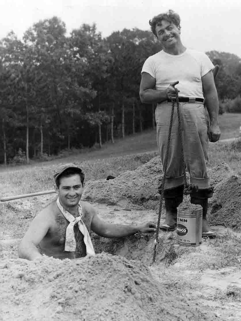 1959 Pulozzi, Nunzio and DAurizio, Leo Flag Ploe